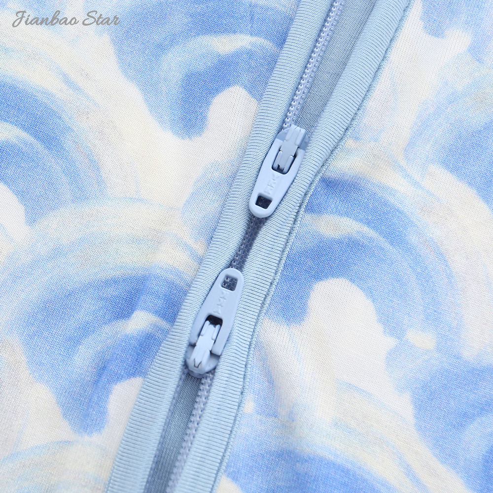 Kleidung f&uuml;r Neugeborene