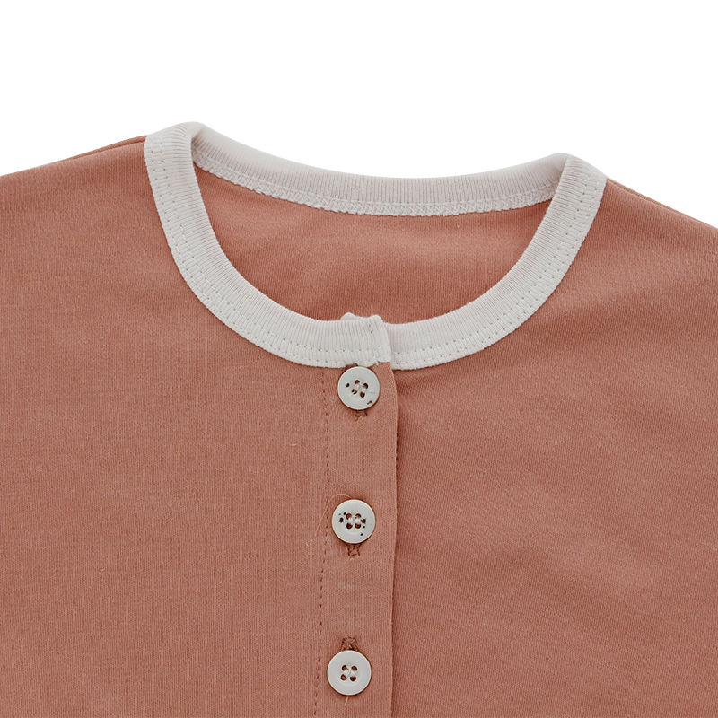 Kleidung f&uuml;r Neugeborene