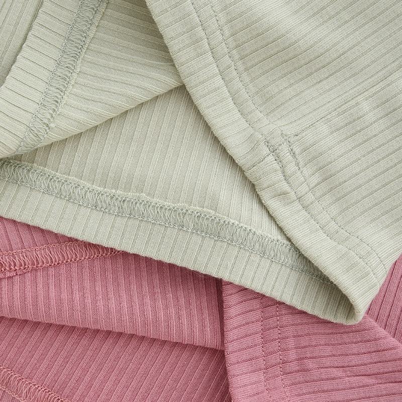 Neugeborene Babykleidung