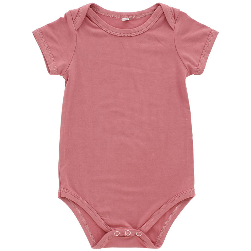 hochwertige Babykleidung