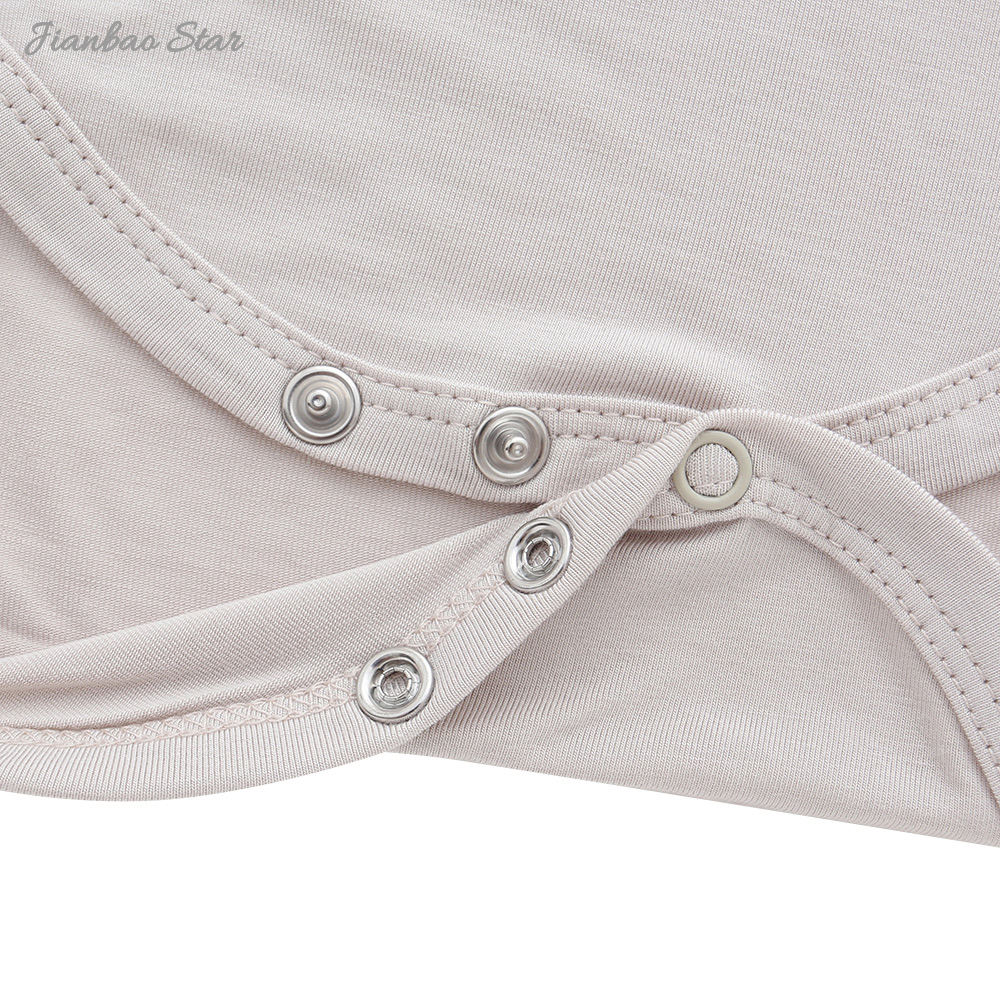 moderne Babykleidung